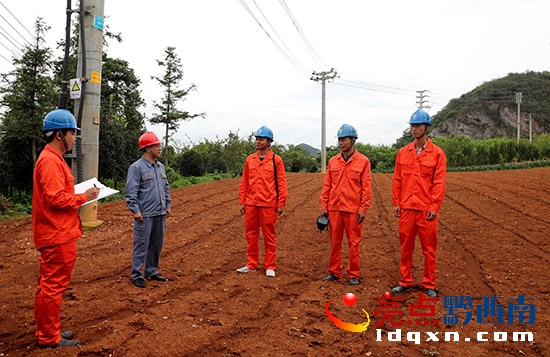 興義供電局提前部署國際山地旅游大會保供電工作(盧關文 攝) (1).JPG