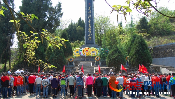 肅立致哀 緬懷先烈.jpg
